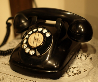 ���f���[����d�b�͗��Ȃ��́H